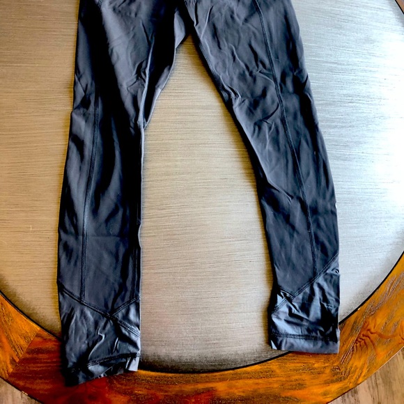Lululemon pants size 2 - Picture 2 of 2